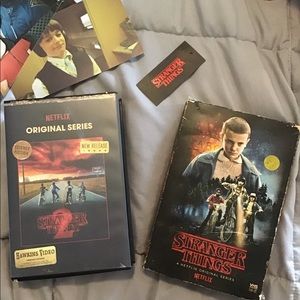 Stranger Things S 1-2 BUNDLE